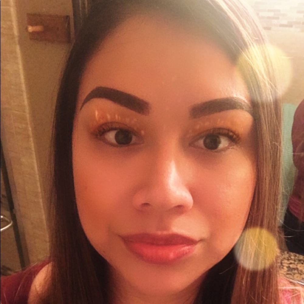 Meet your Posher, Yolanda